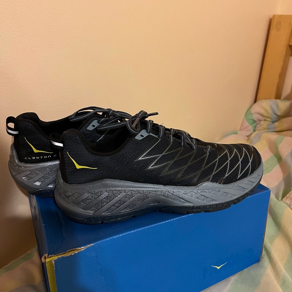 Women’s Hoka Clayton 2 Oiselle